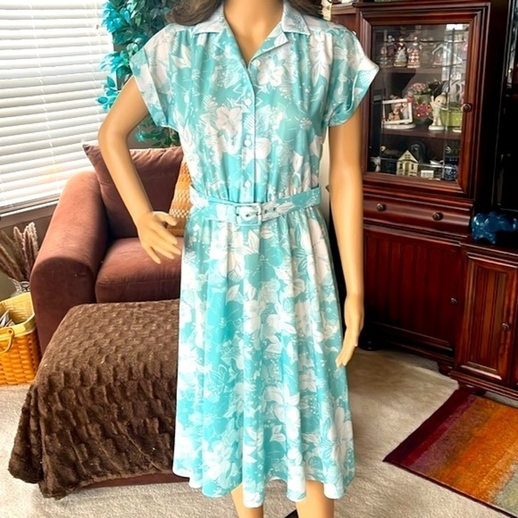 Vintage California Looks Belted Short-Sleeved Aqua White Sun Dress - Picture 1 of 13